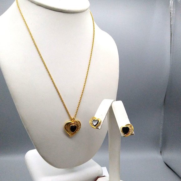 Vintage Avon Parure, Onyx and Crystal Heart Pendant Necklace and Matching Stud - Picture 5 of 7